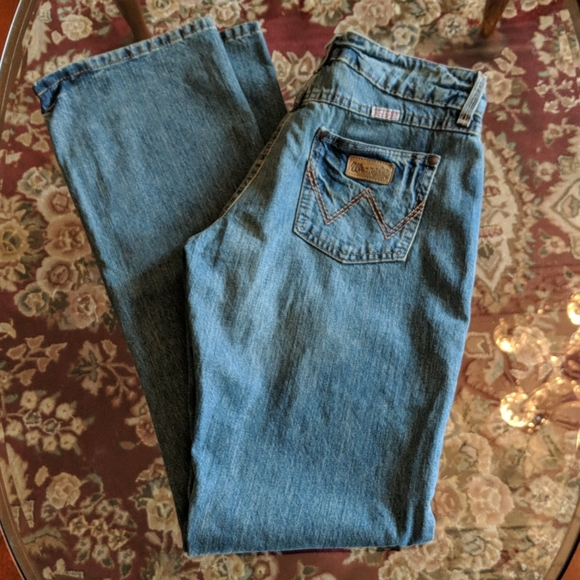women's classic wrangler jeans